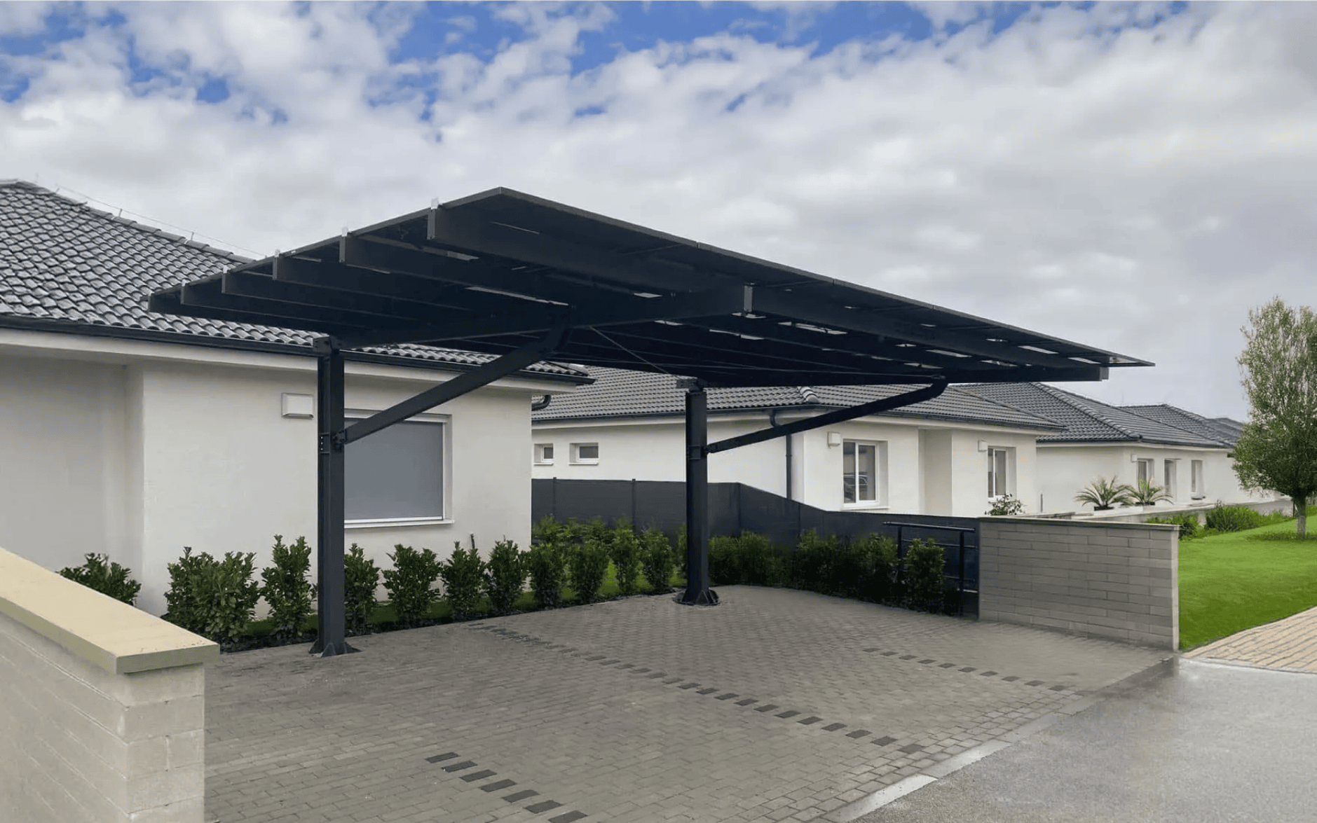 Immagine di una pergola fotovoltaica Carport